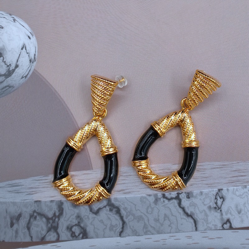 fashion dangle earrings