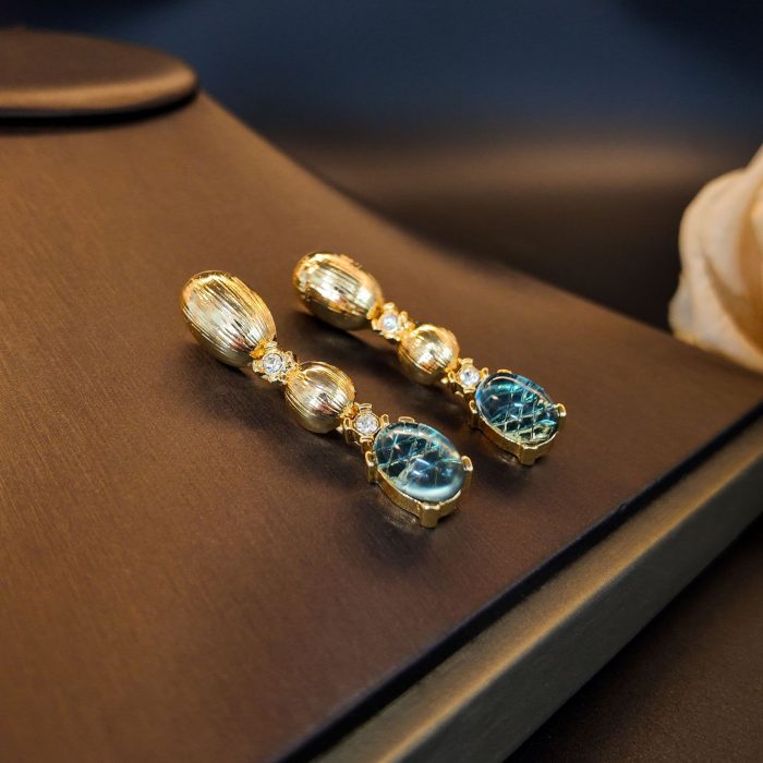 Womens Earrings Crystal Stud Rhinestone Earrings Oval Long Stud Earrings Fashion Earrings New Fashion High End Light Luxury
