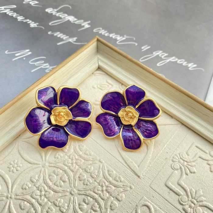 Black Earrings Flower Stud Purple Clip On Earrings Mediaeval Fashion Retro Simple Earrings