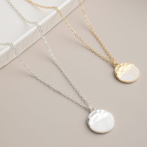 Choker Necklaces Costume Jewelry Cute Necklace Small CrowdDesign Fashionable White Shell Pendant Necklace
