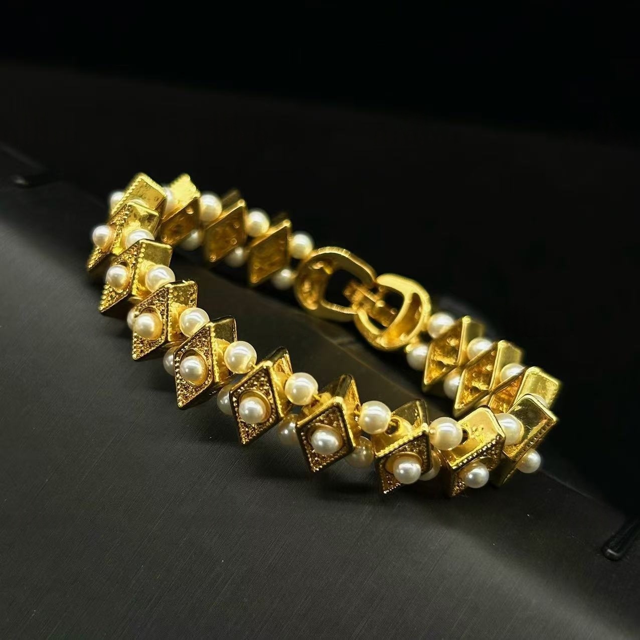 1980s Style Gold Pearl Collar Necklace Bracelet