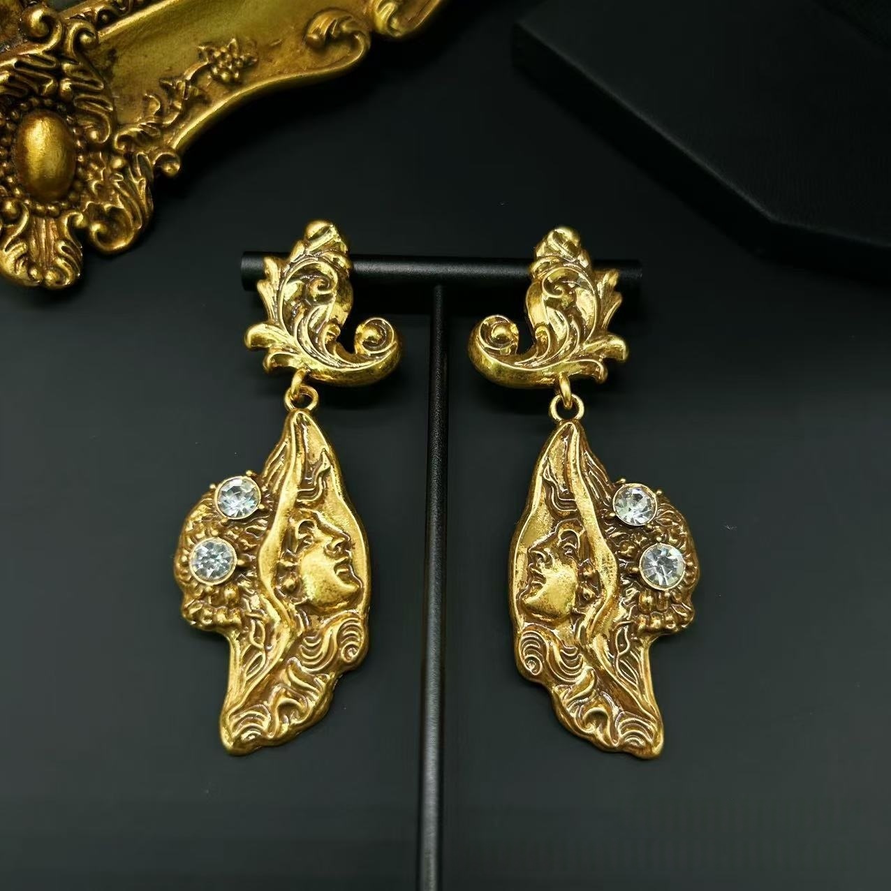 Vintage Gold Figural Face Dangle Earrings