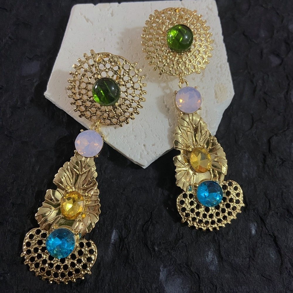 flower earrings gold