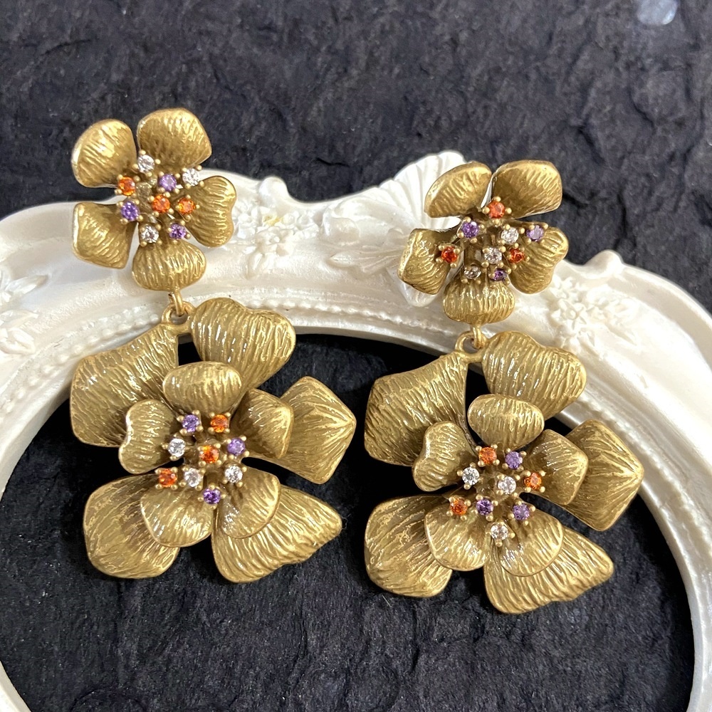 gold flower earringsgold flower earrings