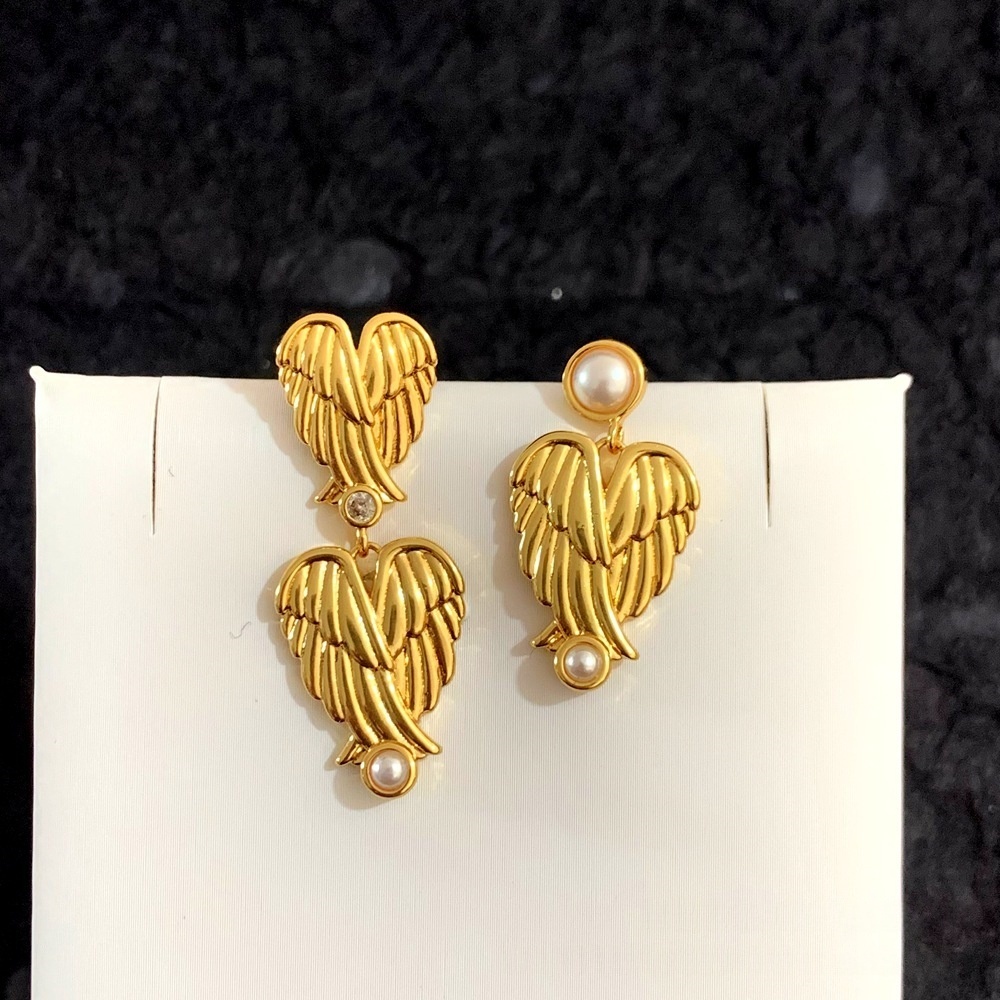 heart earrings