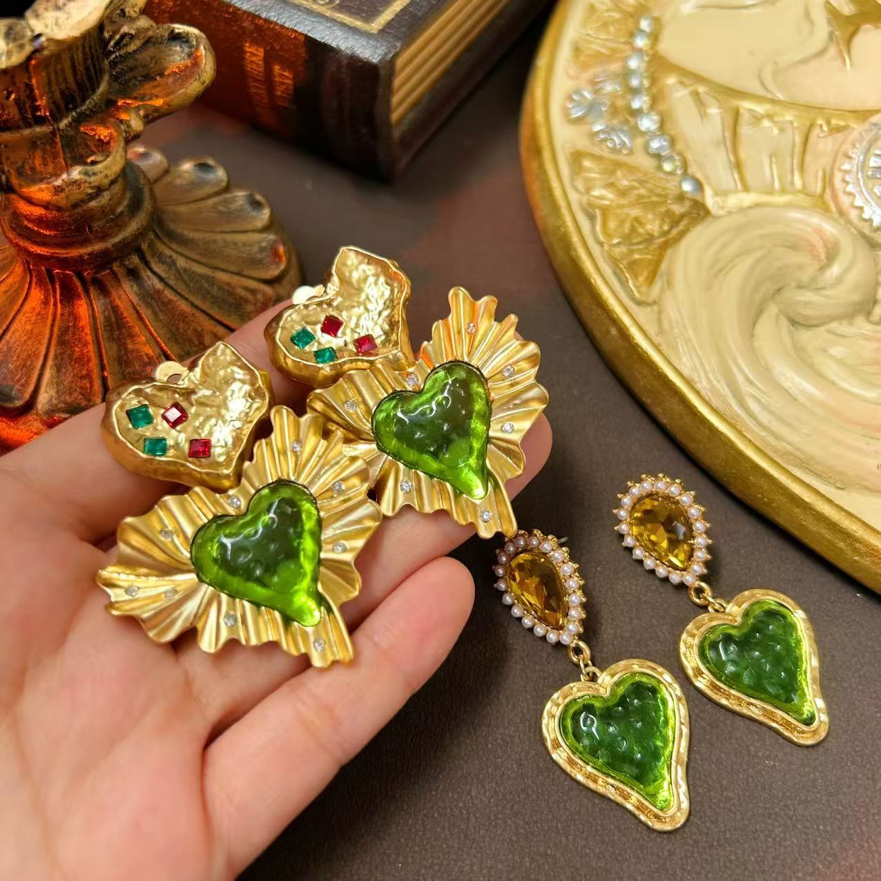 Retro Green Heart‑Motif Statement Earrings