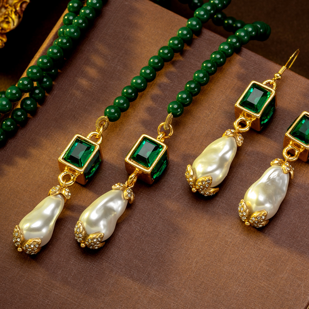 Retro Green Bead Chain Baroque Pearl Statement Jewelry Set for Women